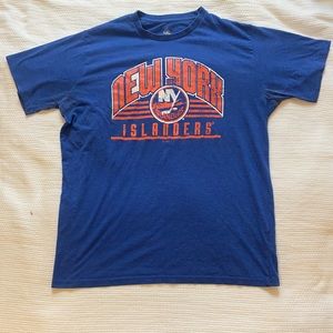 NHL New York Islanders dark blue t-shirt.